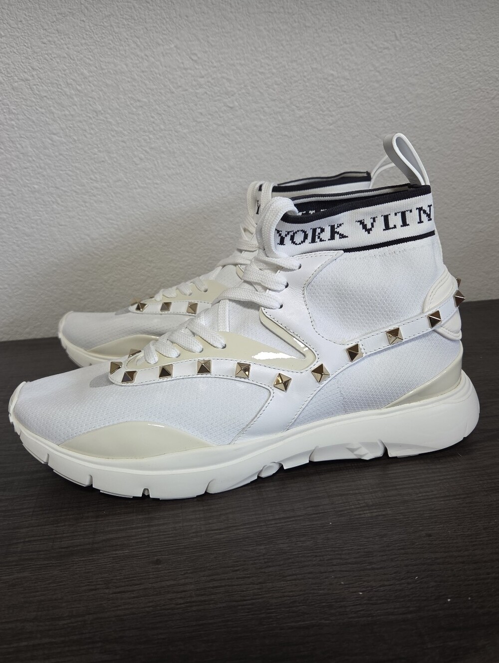 Valentino Garavani Whitw Rockstud VLTN New York Sock Sneakers Limited Edition